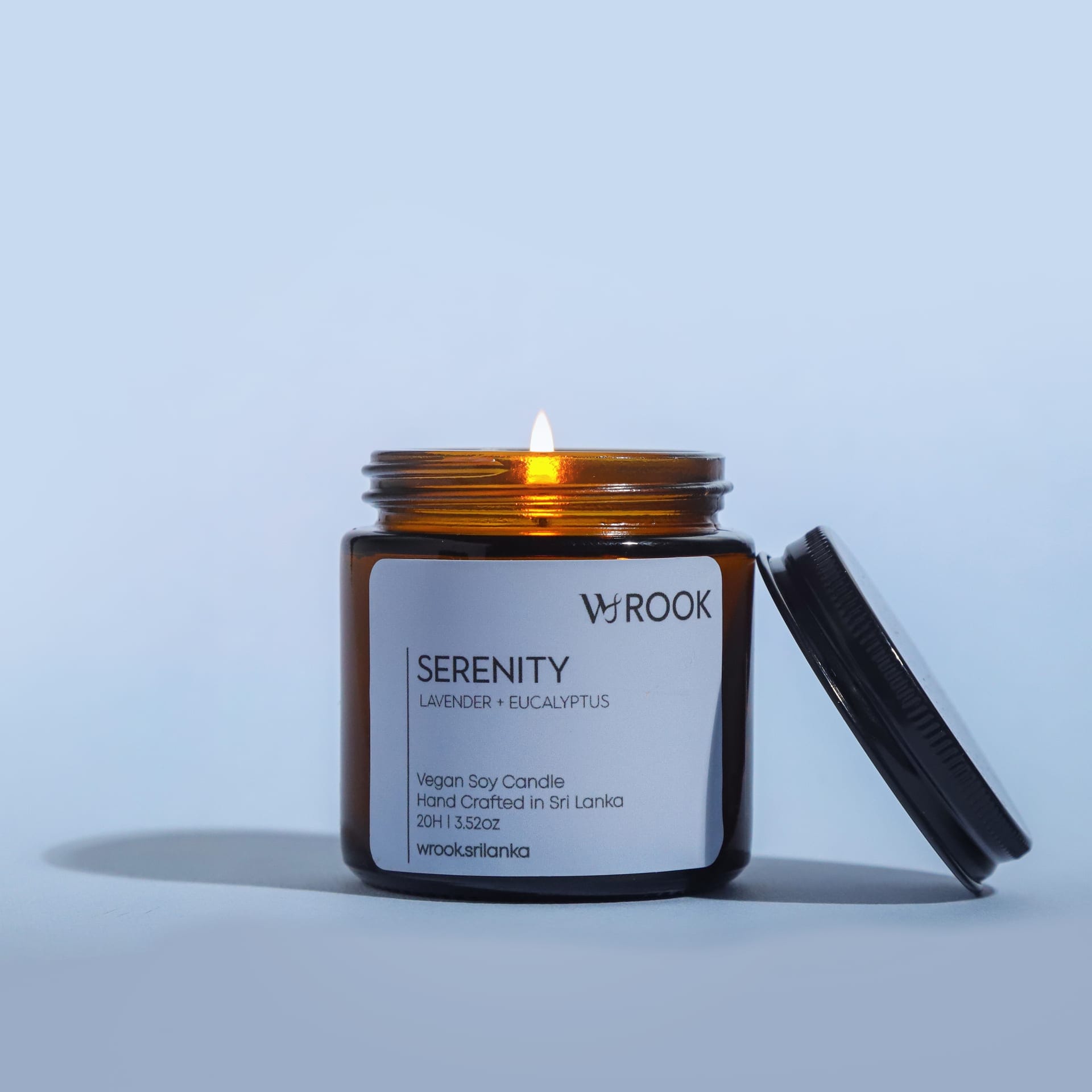 Minimalist Product Geometry Gallery Capture 1